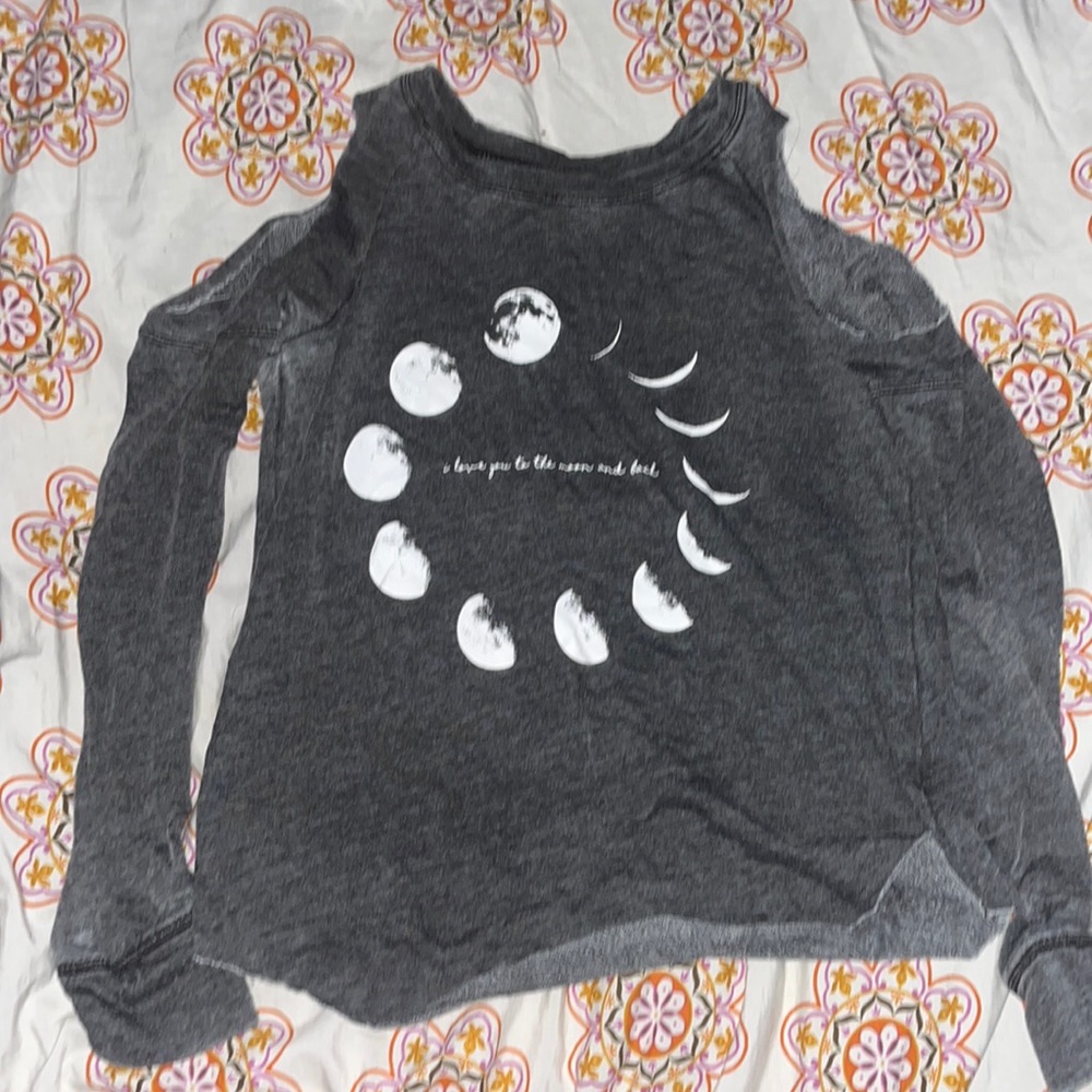 Grayson/Threads “I love you to the moon and back” Cold shoulder Long sleeve